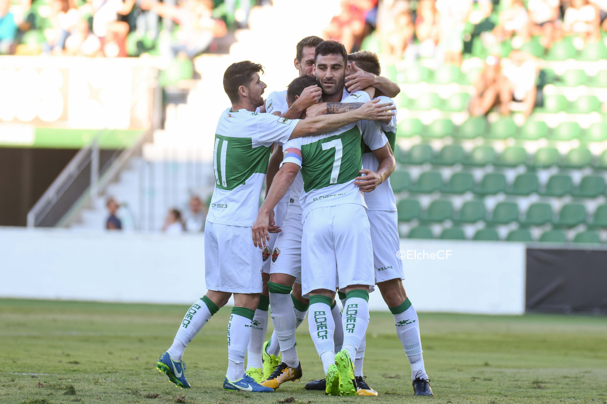 Los jugadores del Elche CF celebran un gol marcado al CF Peralada / Sonia Arcos - Elche CF